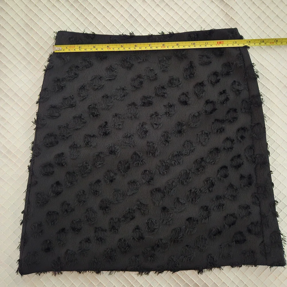 LOFT Petite Black Textured Mini Shift Skirt - Picture 10 of 10